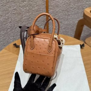 Hermes Lindy Mini 19 CM Bag Handmade In KK Ostrich Leather from South Africa Gold Hardware 37 Gold - Image 20