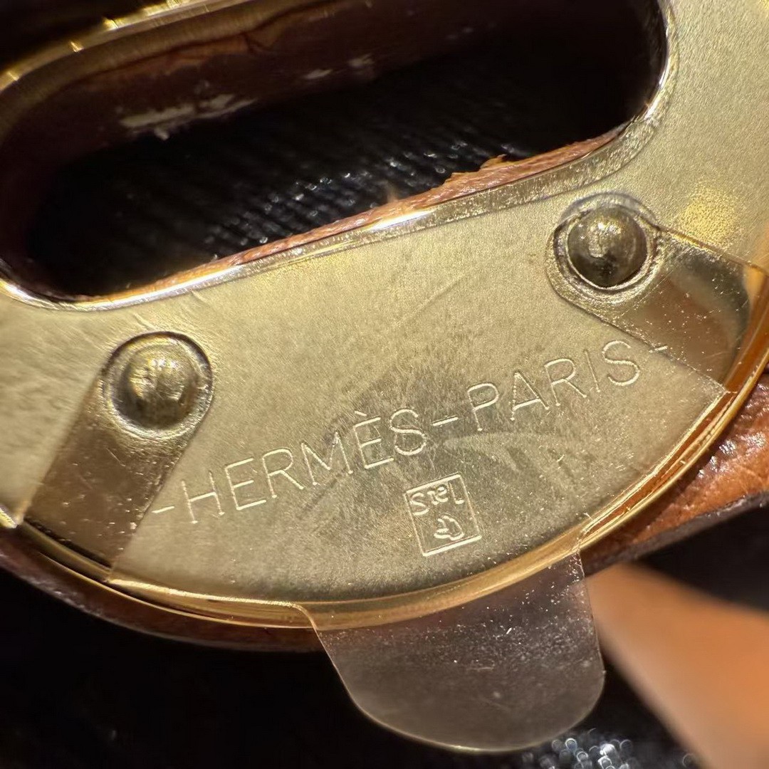 Hermes Lindy Mini 19 CM Bag Handmade In KK Ostrich Leather from South Africa Gold Hardware 37 Gold - Image 17