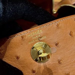 Hermes Lindy Mini 19 CM Bag Handmade In KK Ostrich Leather from South Africa Gold Hardware 37 Gold - Image 9