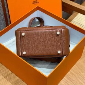 Hermes Lindy Mini 19 CM Bag Handmade In Taurillon Clemence Leather Gold Hardware 37 Gold - Image 19