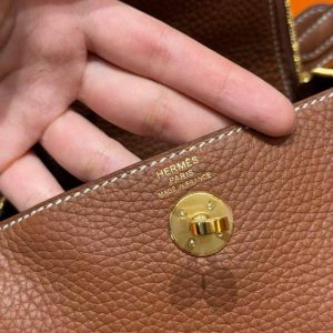 Hermes Lindy Mini 19 CM Bag Handmade In Taurillon Clemence Leather Gold Hardware 37 Gold - Image 15