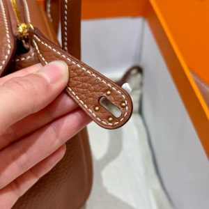 Hermes Lindy Mini 19 CM Bag Handmade In Taurillon Clemence Leather Gold Hardware 37 Gold - Image 6