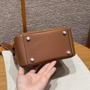 Hermes Lindy Mini 19 CM Bag Handmade In Taurillon Clemence Leather Silver Hardware 37 Gold - Image 16