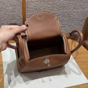 Hermes Lindy Mini 19 CM Bag Handmade In Taurillon Clemence Leather Silver Hardware 37 Gold - Image 15