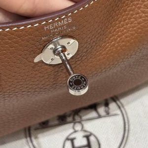 Hermes Lindy Mini 19 CM Bag Handmade In Taurillon Clemence Leather Silver Hardware 37 Gold - Image 4