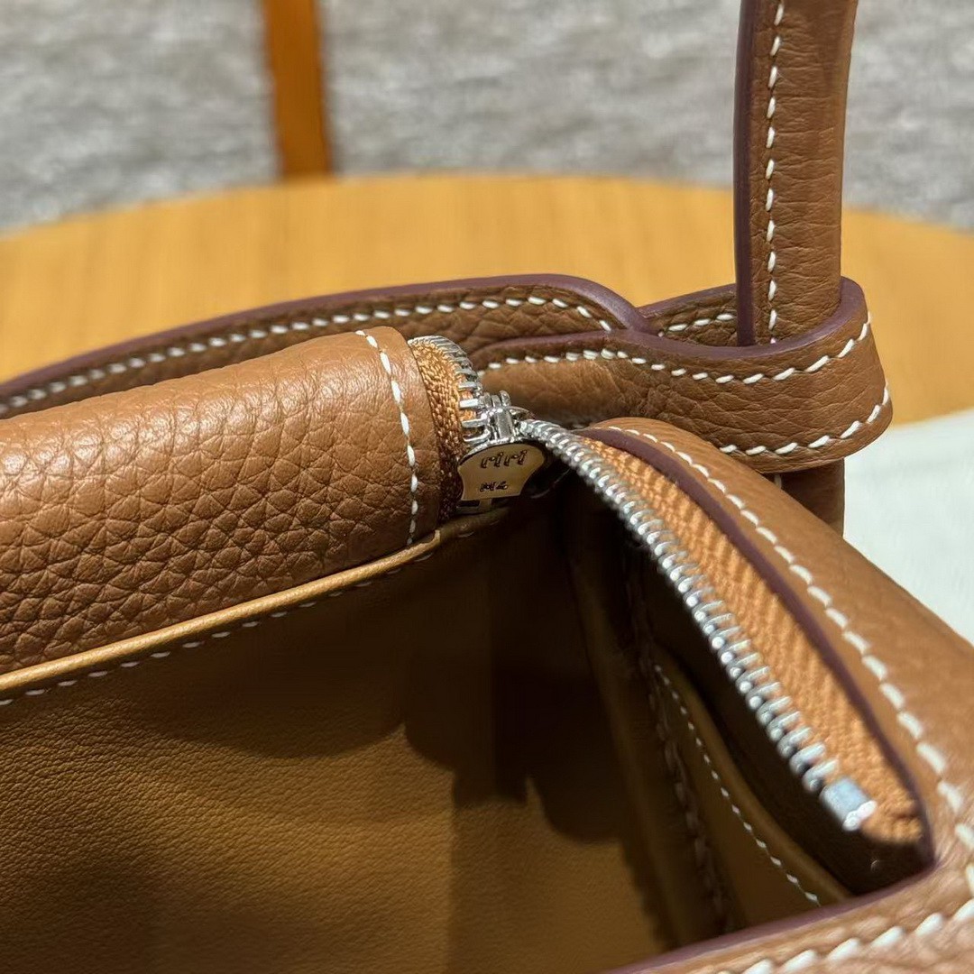 Hermes Lindy Mini 19 CM Bag Handmade In Taurillon Clemence Leather Silver Hardware 37 Gold - Image 3