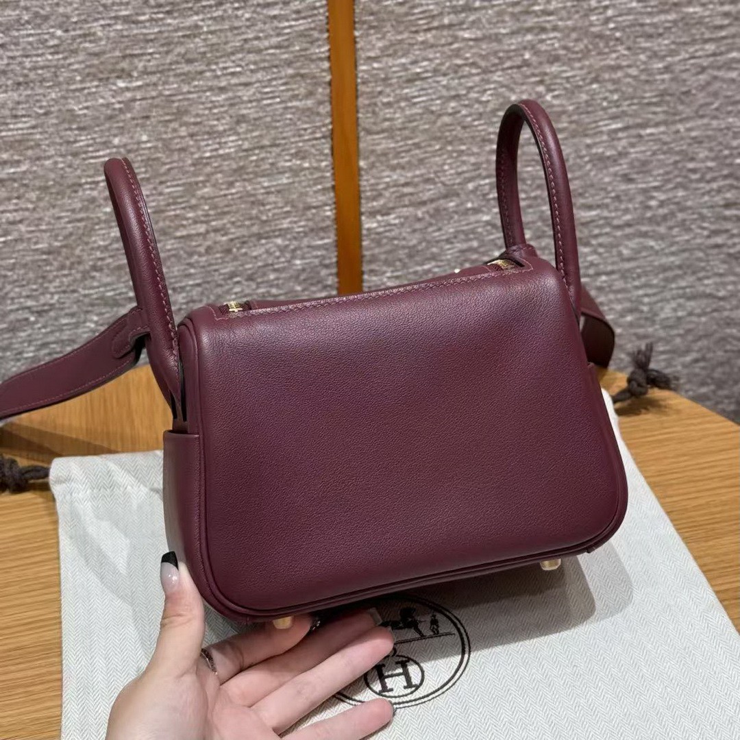 Hermes Lindy Mini 19 CM Bag Handmade In Swift Leather Gold Hardware 57 Bordeaux - Image 2