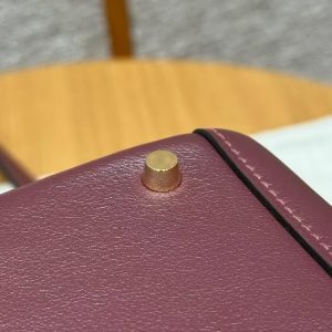 Hermes Lindy Mini 19 CM Bag Handmade In Swift Leather Gold Hardware 57 Bordeaux - Image 13