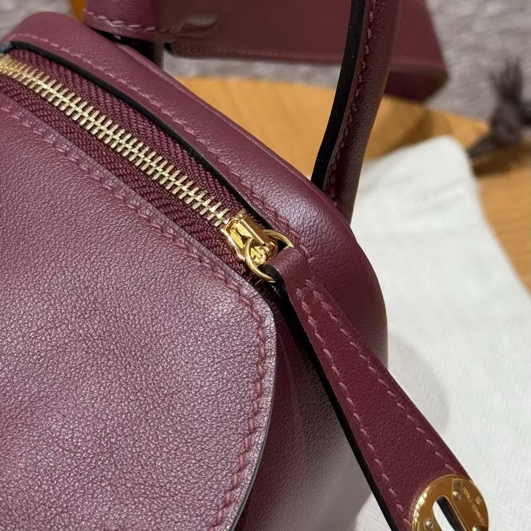Hermes Lindy Mini 19 CM Bag Handmade In Swift Leather Gold Hardware 57 Bordeaux - Image 7