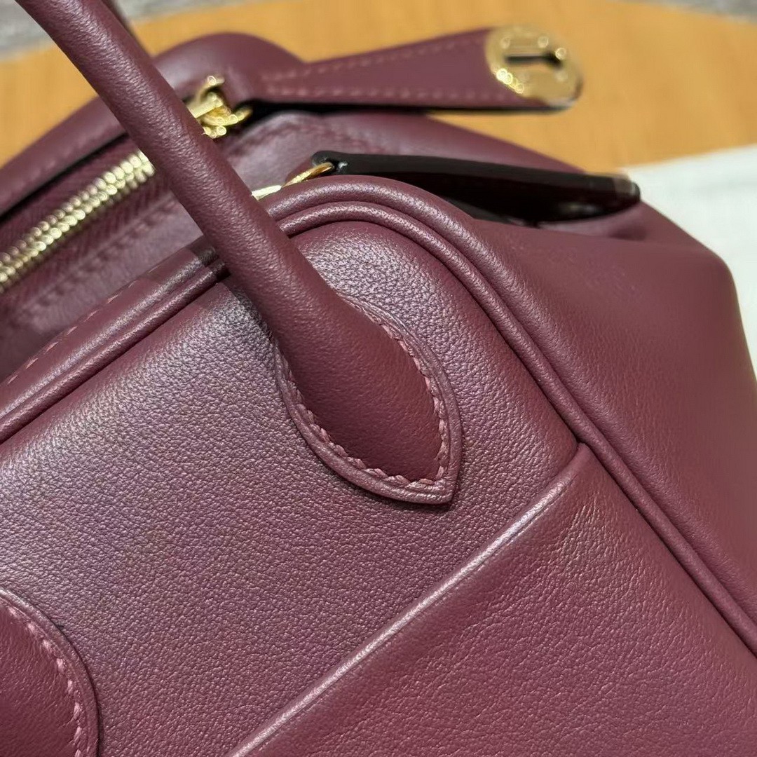 Hermes Lindy Mini 19 CM Bag Handmade In Swift Leather Gold Hardware 57 Bordeaux - Image 5