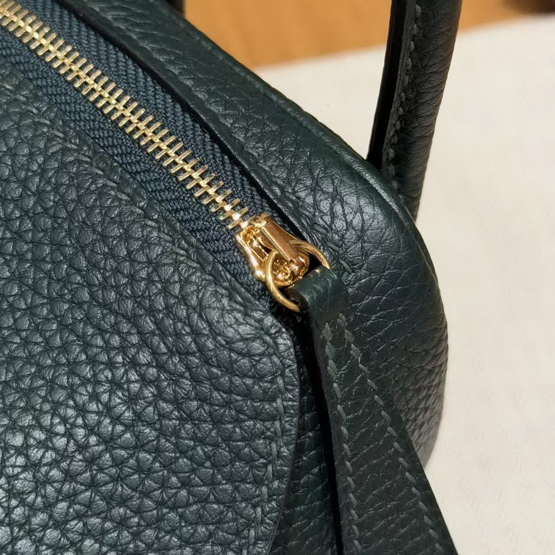 Hermes Lindy Mini 19 CM Bag Handmade In Taurillon Clemence Leather Gold Hardware 67 Vert Fonce - Image 10