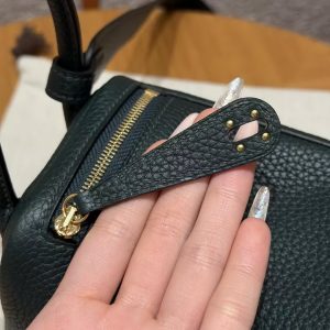 Hermes Lindy Mini 19 CM Bag Handmade In Taurillon Clemence Leather Gold Hardware 67 Vert Fonce - Image 8