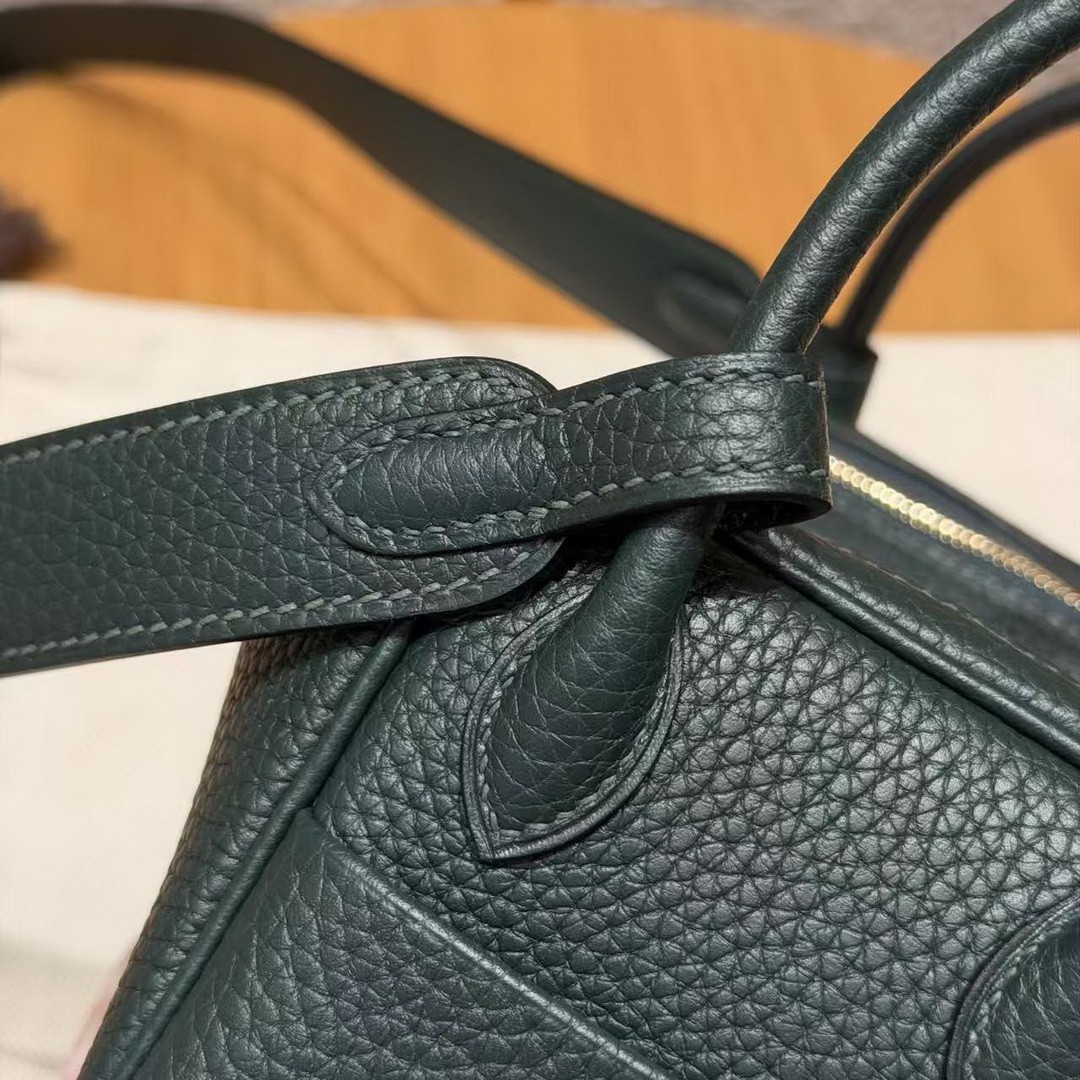 Hermes Lindy Mini 19 CM Bag Handmade In Taurillon Clemence Leather Gold Hardware 67 Vert Fonce - Image 6