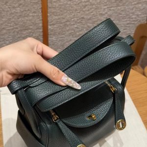 Hermes Lindy Mini 19 CM Bag Handmade In Taurillon Clemence Leather Gold Hardware 67 Vert Fonce - Image 5