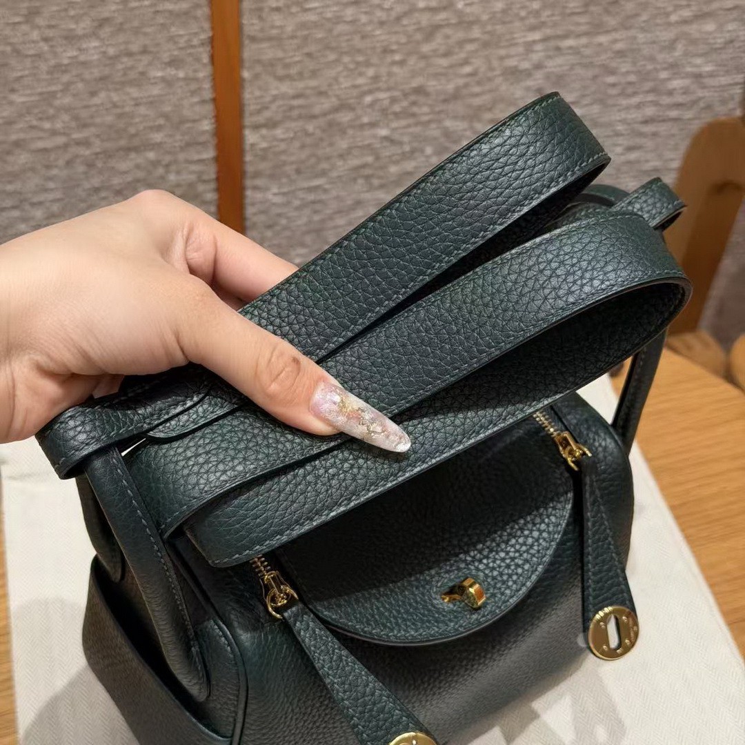 Hermes Lindy Mini 19 CM Bag Handmade In Taurillon Clemence Leather Gold Hardware 67 Vert Fonce - Image 5