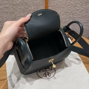 Hermes Lindy Mini 19 CM Bag Handmade In Taurillon Clemence Leather Gold Hardware 6O Vert Cypres - Image 24