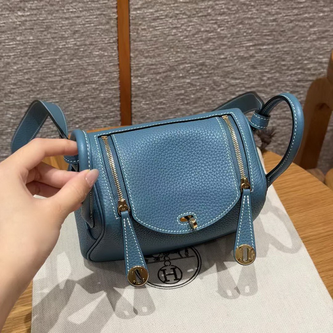 Hermes Lindy Mini 19 CM Bag Handmade In Taurillon Clemence Leather Gold Hardware 75 Blue Jean - Image 12