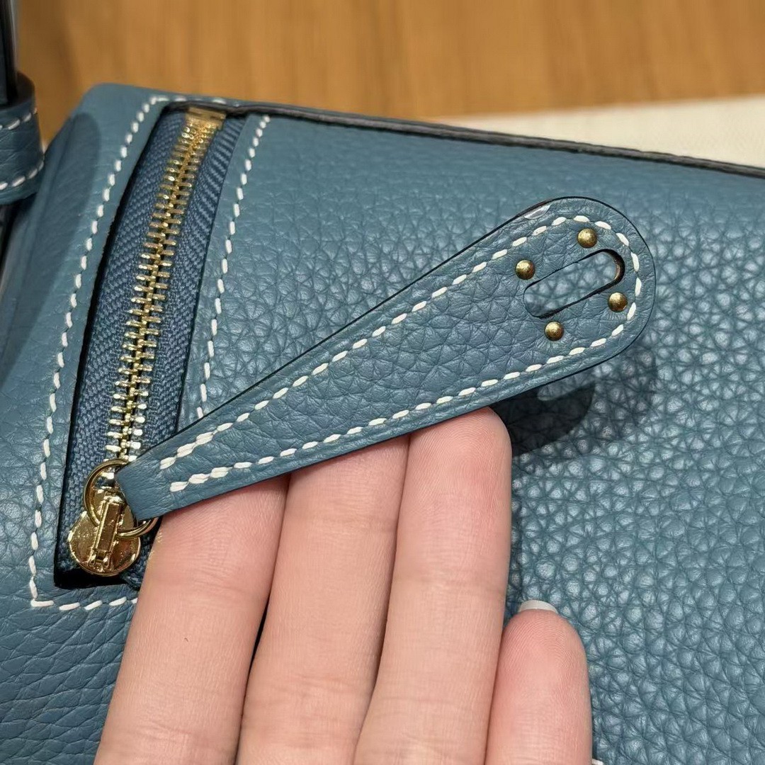 Hermes Lindy Mini 19 CM Bag Handmade In Taurillon Clemence Leather Gold Hardware 75 Blue Jean - Image 9