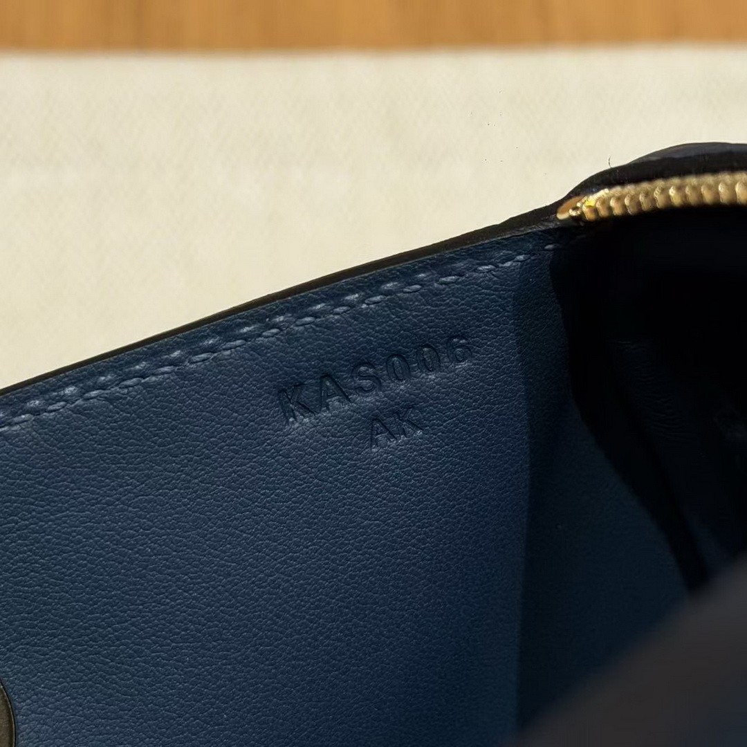 Hermes Lindy Mini 19 CM Bag Handmade In Taurillon Clemence Leather Gold Hardware 7P Blue Presse - Image 18