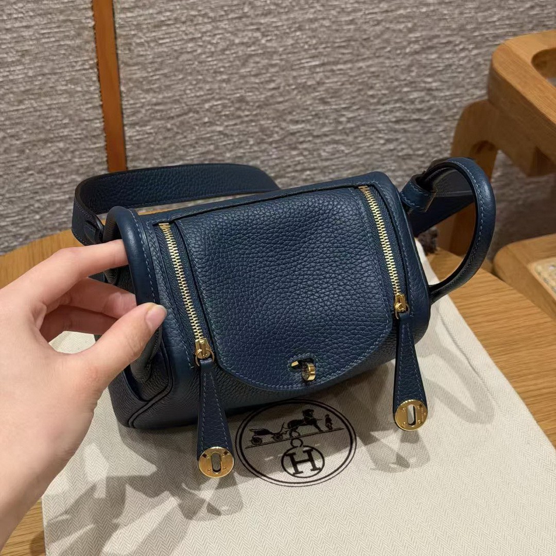 Hermes Lindy Mini 19 CM Bag Handmade In Taurillon Clemence Leather Gold Hardware 7P Blue Presse - Image 13