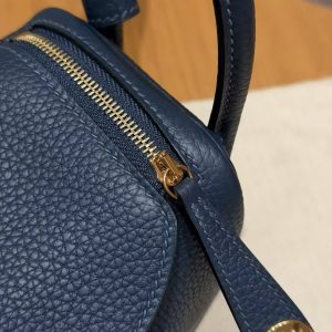 Hermes Lindy Mini 19 CM Bag Handmade In Taurillon Clemence Leather Gold Hardware 7P Blue Presse - Image 12