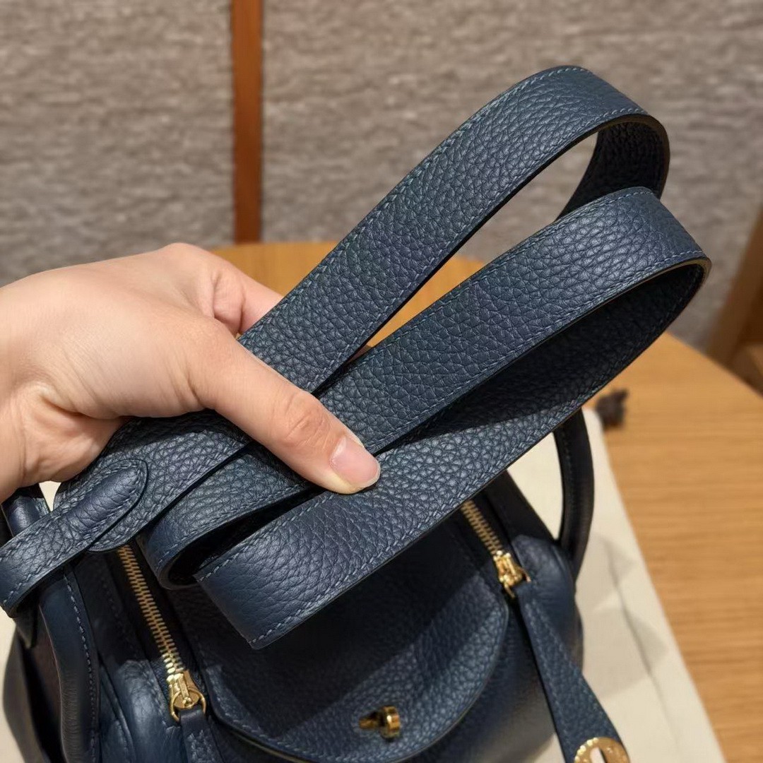 Hermes Lindy Mini 19 CM Bag Handmade In Taurillon Clemence Leather Gold Hardware 7P Blue Presse - Image 6