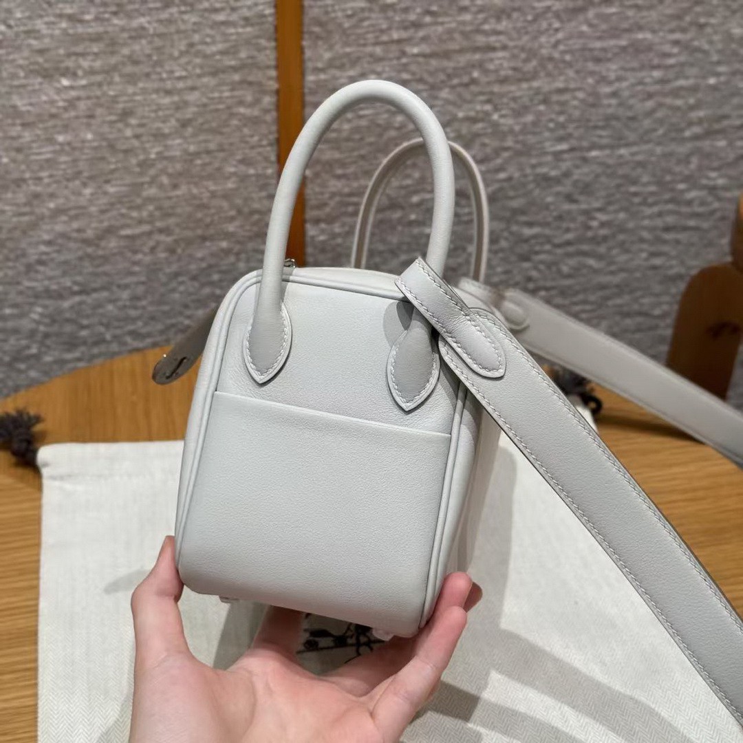 Hermes Lindy Mini 19 CM Bag Handmade In Swift Leather Silver Hardware 80 Gris Perle - Image 18