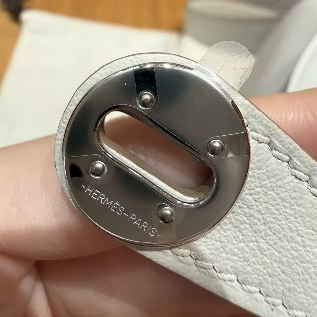 Hermes Lindy Mini 19 CM Bag Handmade In Swift Leather Silver Hardware 80 Gris Perle - Image 14