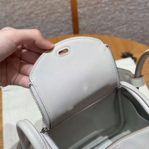 Hermes Lindy Mini 19 CM Bag Handmade In Swift Leather Silver Hardware 80 Gris Perle - Image 11