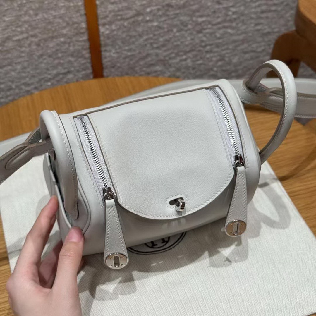 Hermes Lindy Mini 19 CM Bag Handmade In Swift Leather Silver Hardware 80 Gris Perle - Image 9