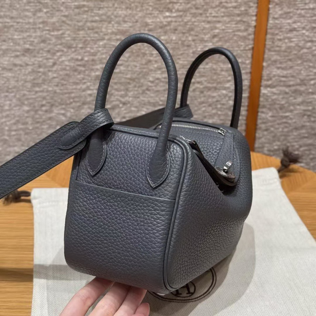 Hermes Lindy Mini 19 CM Bag Handmade In Taurillon Clemence Leather Silver Hardware 85 Ardoise - Image 23