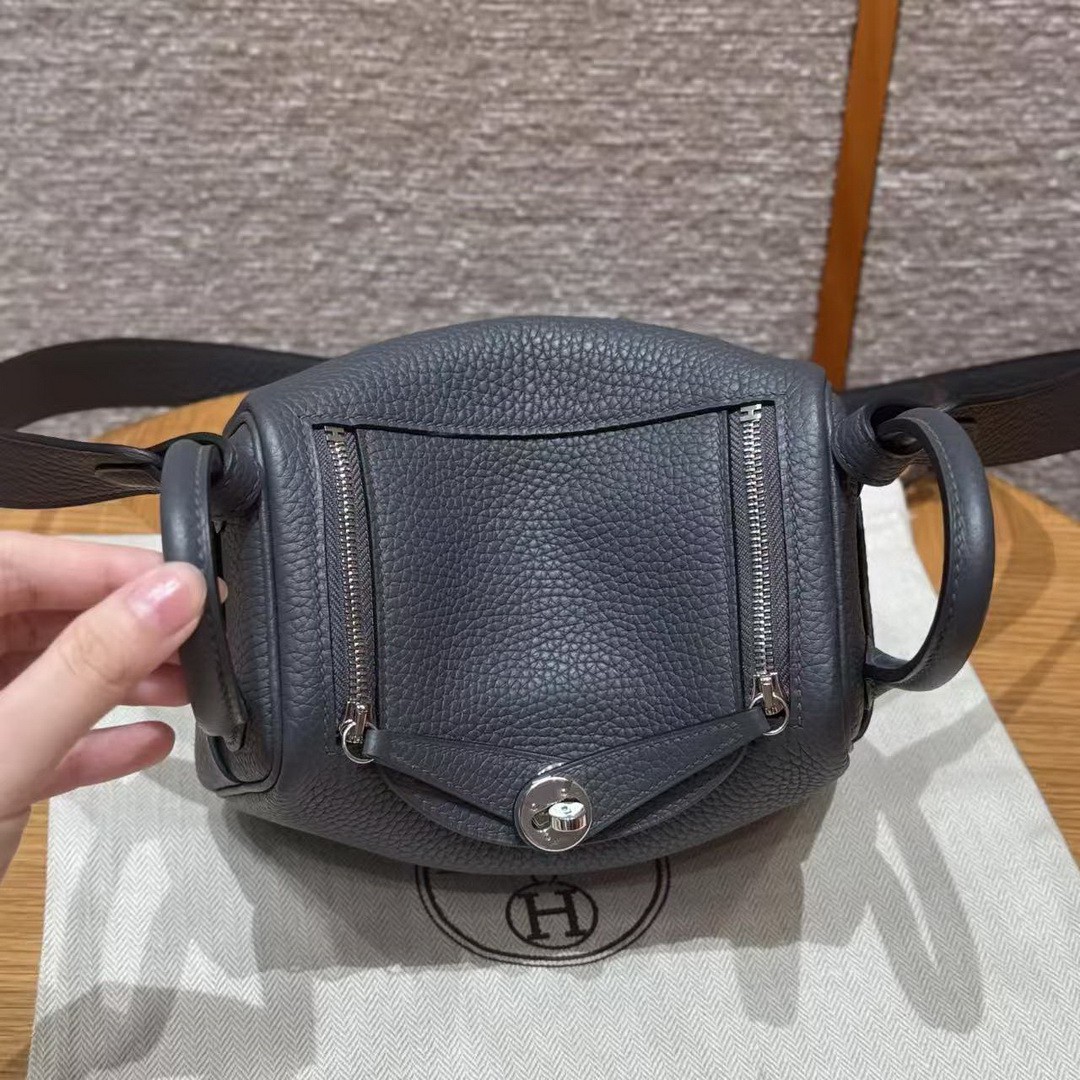 Hermes Lindy Mini 19 CM Bag Handmade In Taurillon Clemence Leather Silver Hardware 85 Ardoise - Image 22