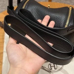 Hermes Lindy Mini 19 CM Bag Handmade In Taurillon Clemence Leather Gold Hardware 89 Noir - Image 12