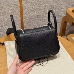Hermes Lindy Mini 19 CM Bag Handmade In Taurillon Clemence Leather Silver Hardware 89 Noir - Image 2