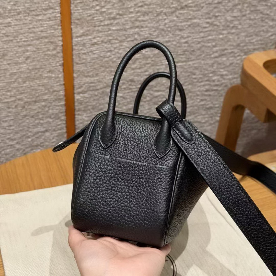 Hermes Lindy Mini 19 CM Bag Handmade In Taurillon Clemence Leather Silver Hardware 89 Noir - Image 16