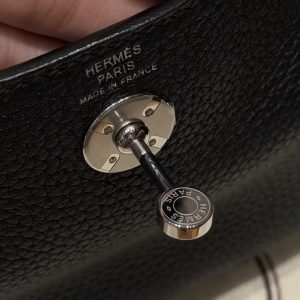 Hermes Lindy Mini 19 CM Bag Handmade In Taurillon Clemence Leather Silver Hardware 89 Noir - Image 12