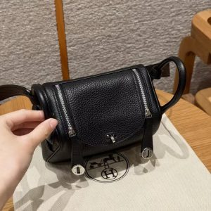 Hermes Lindy Mini 19 CM Bag Handmade In Taurillon Clemence Leather Silver Hardware 89 Noir - Image 9