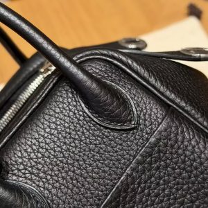 Hermes Lindy Mini 19 CM Bag Handmade In Taurillon Clemence Leather Silver Hardware 89 Noir - Image 7