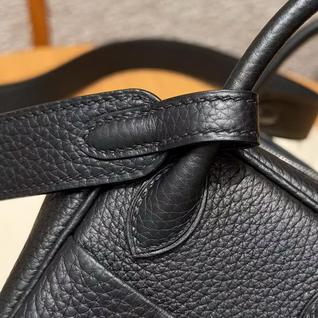 Hermes Lindy Mini 19 CM Bag Handmade In Taurillon Clemence Leather Silver Hardware 89 Noir - Image 6
