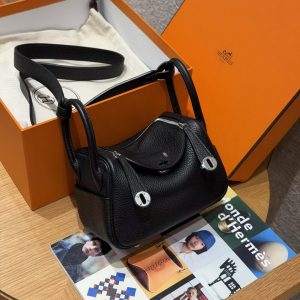 Hermes Lindy Mini 19 CM Bag Handmade In Taurillon Clemence Leather Silver Hardware 89 Noir - Image 3