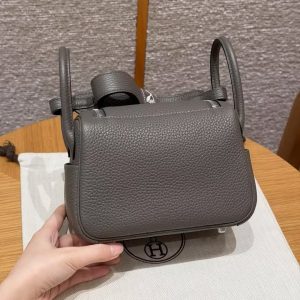 Hermes Lindy Mini 19 CM Bag Handmade In Taurillon Clemence Leather Silver Hardware 8F Girs Etain - Image 19