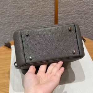 Hermes Lindy Mini 19 CM Bag Handmade In Taurillon Clemence Leather Silver Hardware 8F Girs Etain - Image 16