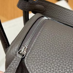 Hermes Lindy Mini 19 CM Bag Handmade In Taurillon Clemence Leather Silver Hardware 8F Girs Etain - Image 8