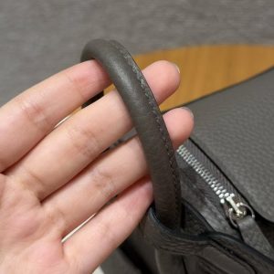Hermes Lindy Mini 19 CM Bag Handmade In Taurillon Clemence Leather Silver Hardware 8F Girs Etain - Image 6