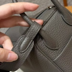 Hermes Lindy Mini 19 CM Bag Handmade In Taurillon Clemence Leather Silver Hardware 8F Girs Etain - Image 5
