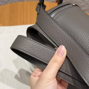 Hermes Lindy Mini 19 CM Bag Handmade In Taurillon Clemence Leather Silver Hardware 8F Girs Etain - Image 3