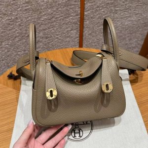 Hermes Lindy Mini 19 CM Bag Handmade In Taurillon Clemence Leather Gold Hardware 8Q Beige Marfa