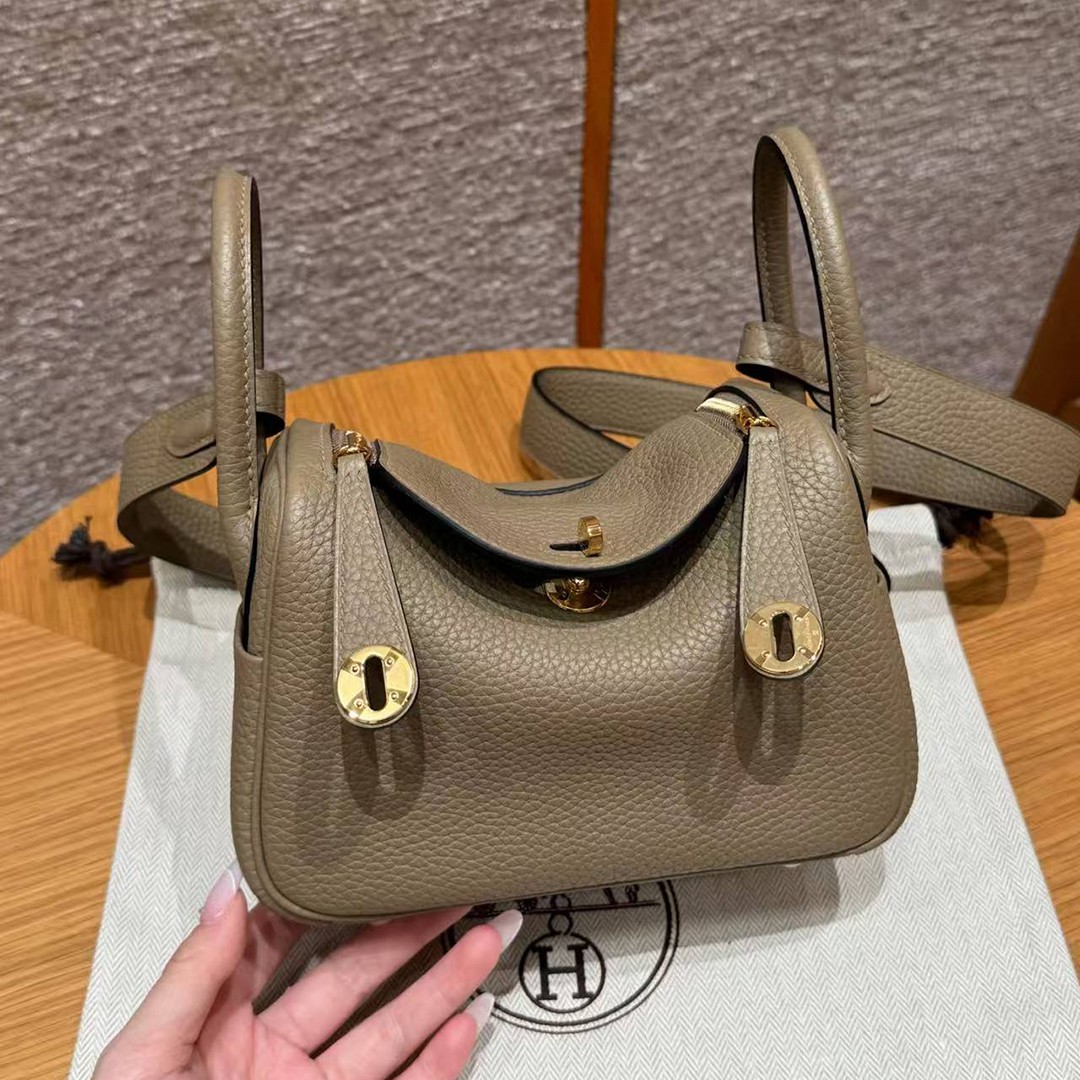 Hermes Lindy Mini 19 CM Bag Handmade In Taurillon Clemence Leather Gold Hardware 8Q Beige Marfa