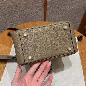 Hermes Lindy Mini 19 CM Bag Handmade In Taurillon Clemence Leather Gold Hardware 8Q Beige Marfa - Image 16
