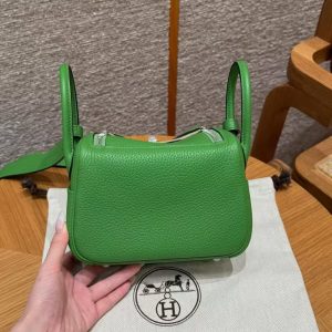 Hermes Lindy Mini 19 CM Bag Handmade In Taurillon Clemence Leather Silver Hardware A8 Vert Yucca - Image 2